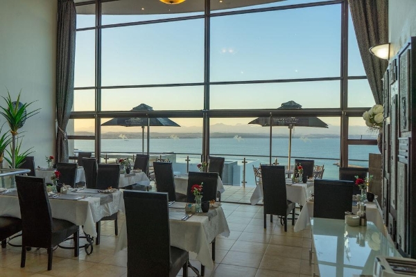 Hotel Bar T Nique Guest House (Mossel Bay)